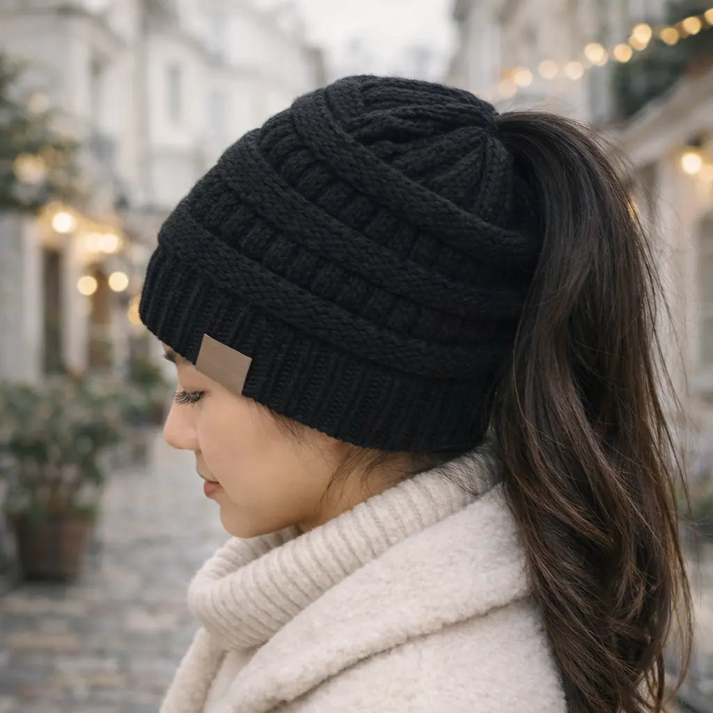 PonyTail Cozy Beanie™ – ポニーテールコージービーニー  伸縮性があり、スタイリッシュで暖かい（限定版）